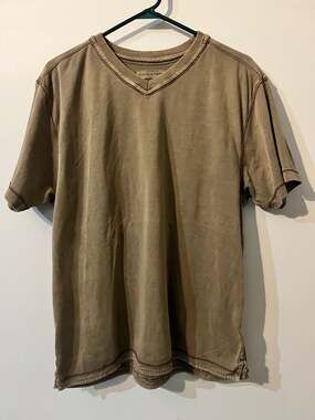 003-0052 J.L. Powell Men's Casual V-Neck Short Sleeve T-Shirt with Contrast Stit
